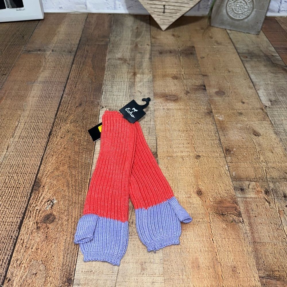 Echo Super Soft Fingerless Gloves Nwt - image 1